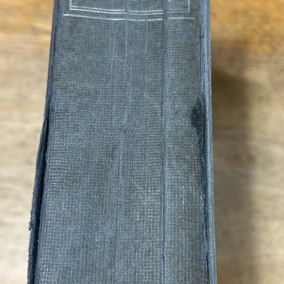 Vintage 1960 Webster’s new school & office dictionary. - Picture 3 of 4